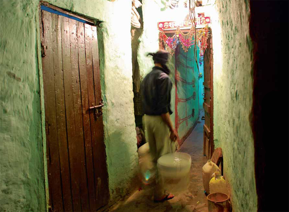 Urban poor: India Amenities